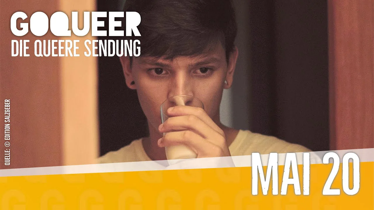 Junger Mensch mit nachdenklichem Blick und gefalteten Händen vor dem Gesicht auf Werbeplakat für queere Sendung.