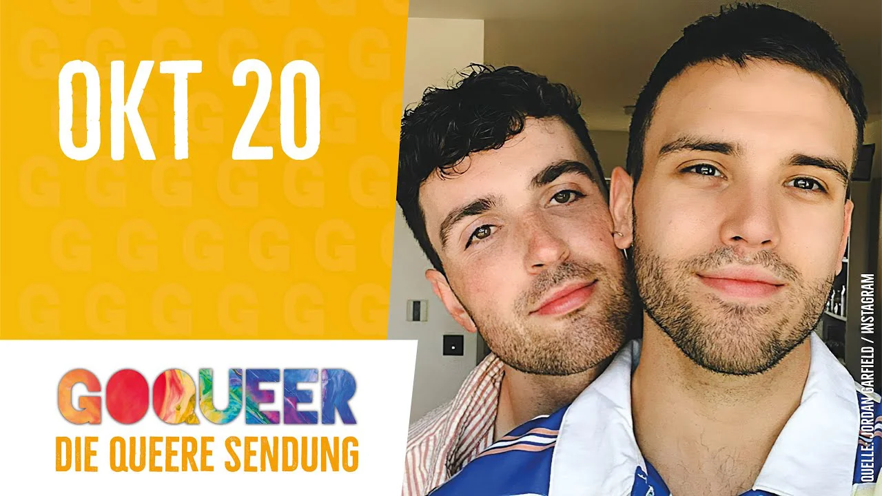 Zwei Männer posieren für ein Selfie neben dem Logo "GOQUEER - Die queere Sendung" und der Aufschrift "OKT 20".